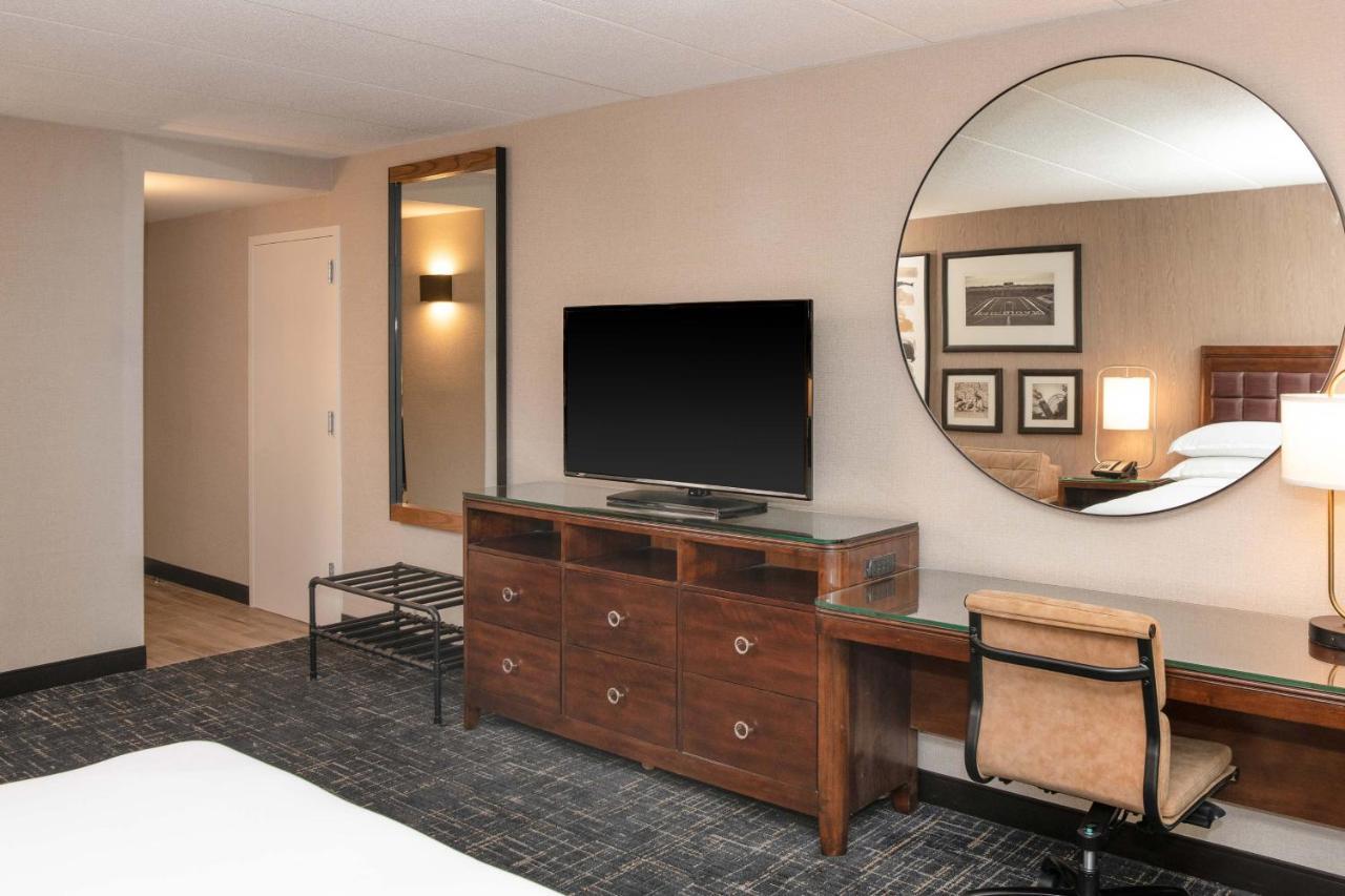 เชอราตัน แอนน์ อาร์เบอร์ โฮเต็ล Hotel แอนอาร์เบอร์ ภายนอก รูปภาพ